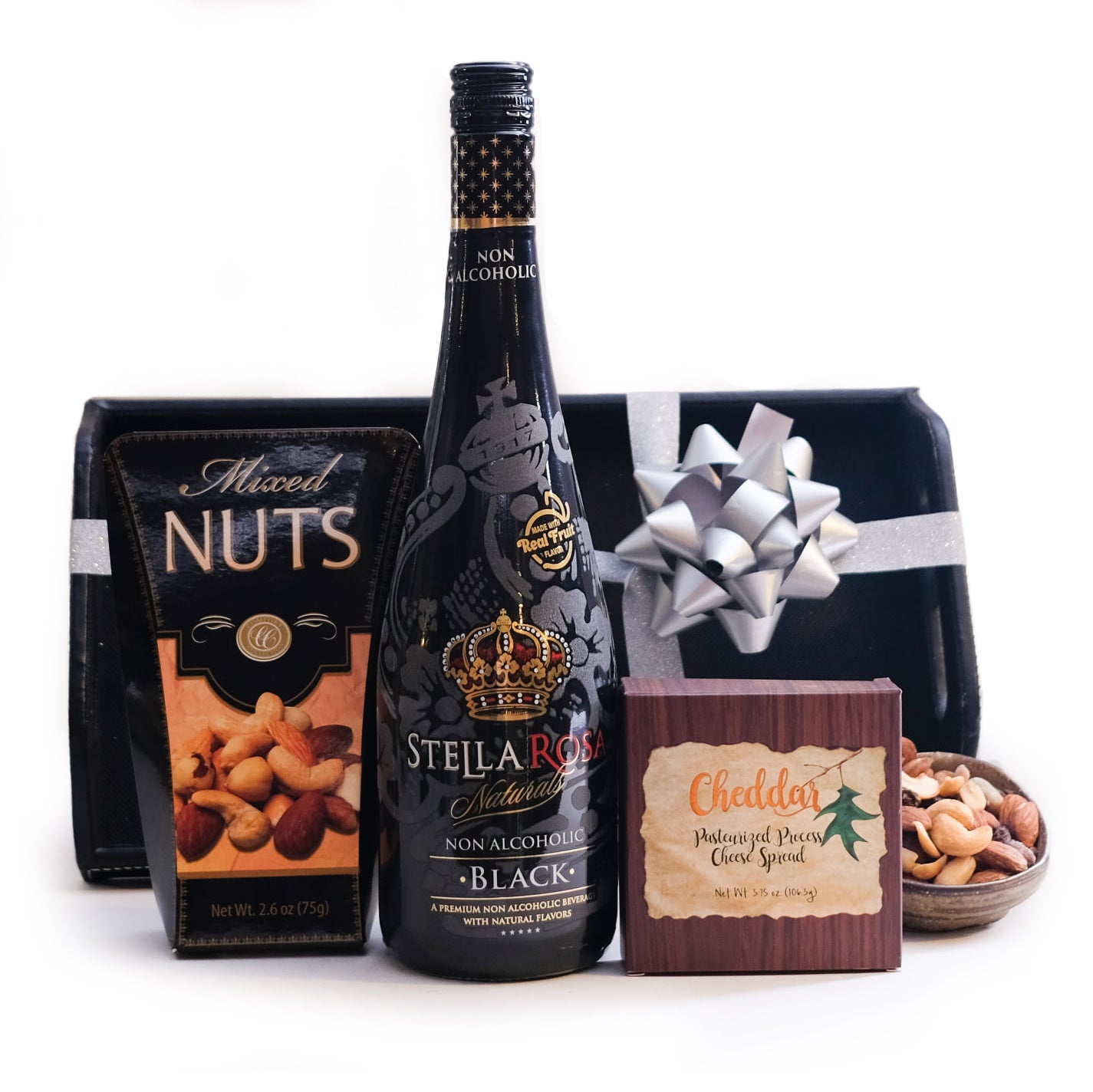 Sparkling Cider, Cheese & Nuts Set alcohol-free gift for delivery in selected countries