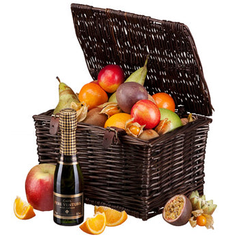 Sparkling Wine & Fresh Fruit Picnic Basket for gift delivery in the United Kingdom